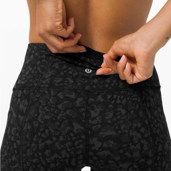 Lululemon Pace Rival High-Rise Crop 22" Wild Thing Camo Deep Coal Multi / Black - Picture 6 of 9